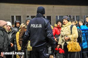 [VIDEO] Uciekający przed wojną mogą na nas liczyć! Lubuska policja niesie pomoc uchodźcom z Ukrainy