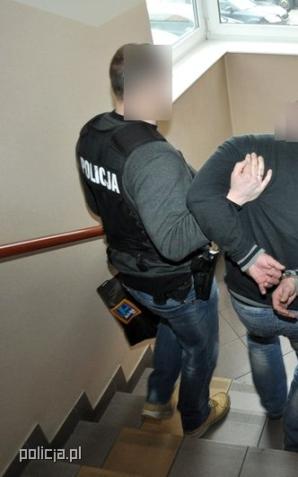 Znęcali się nad 44-latkiem i strzelali do niego z wiatrówki 