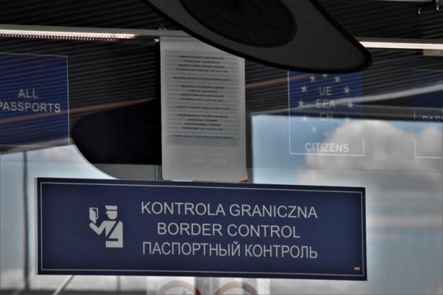 Twarde lądowanie z turbulencjami trzech pasażerów z Wielkiej Brytanii i Turcji na wrocławskim lotnisku